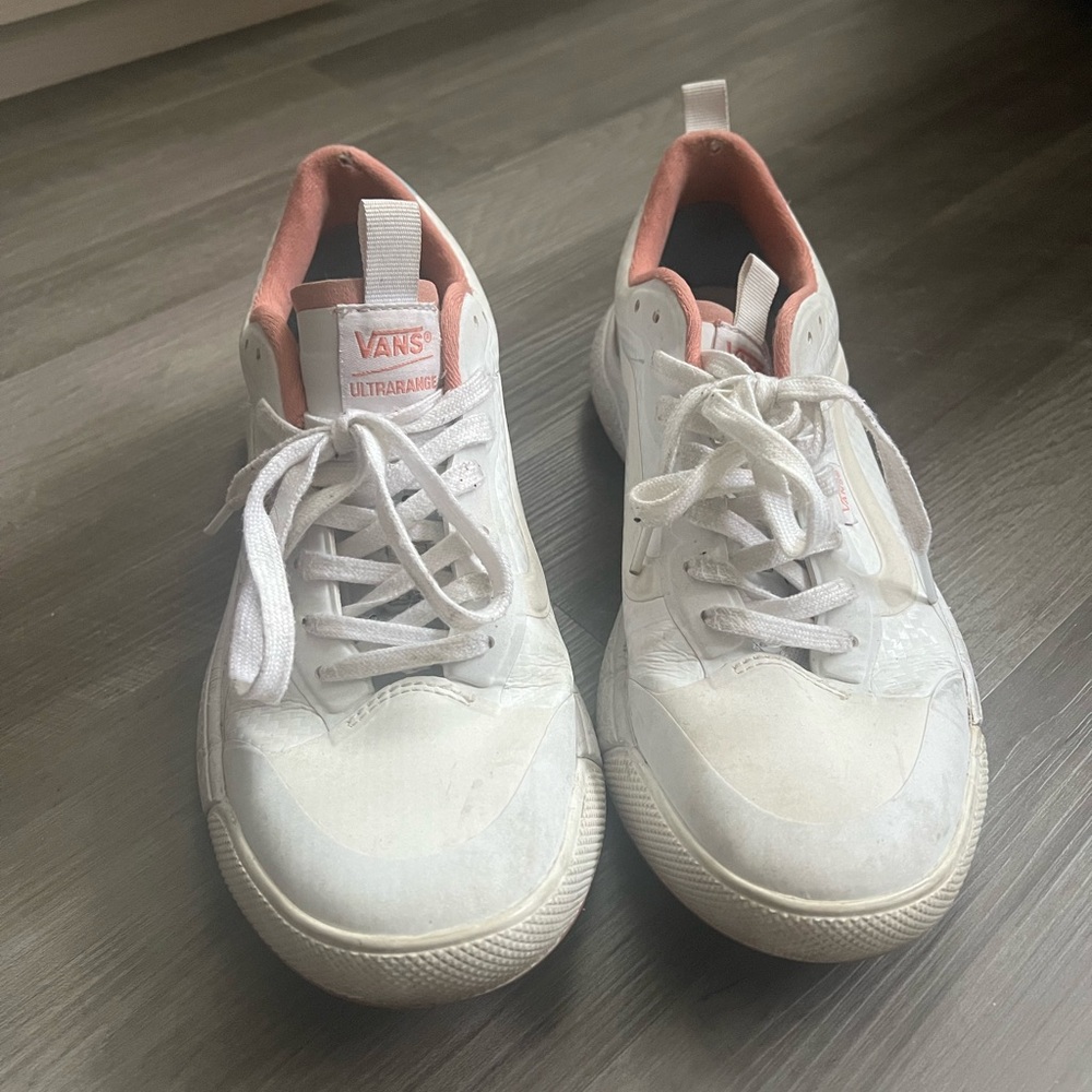 Vans Women's UltraRange White and Pink Sneakers